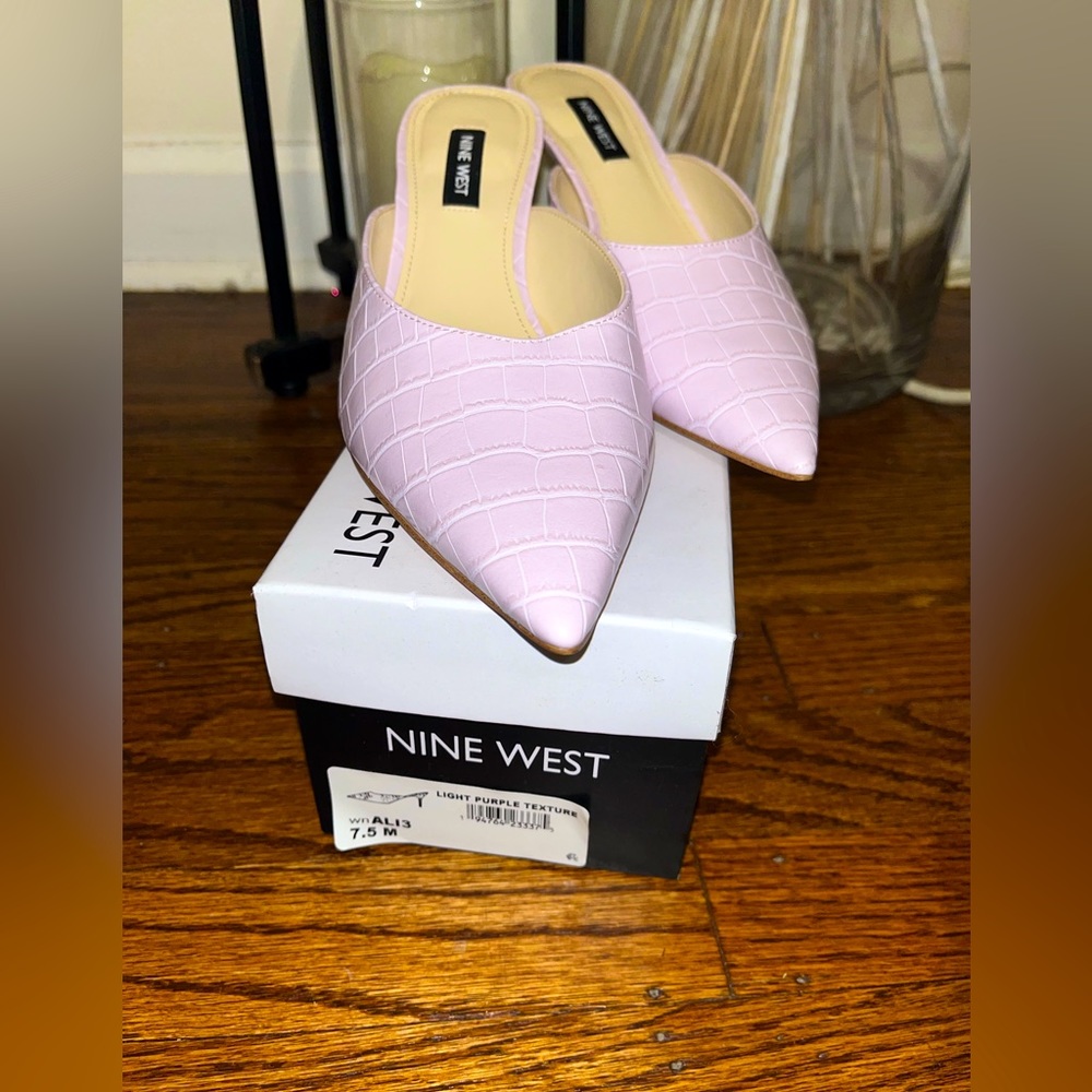 BNWT AUTHENTIC NINE WEST KITTEN HEELS